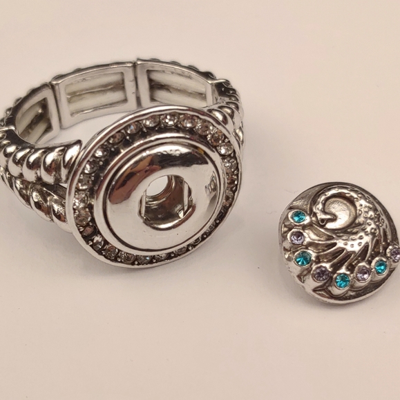NEW Peacock 12mm Snap Stretch Ring Magnolia & Vine - Picture 2 of 6